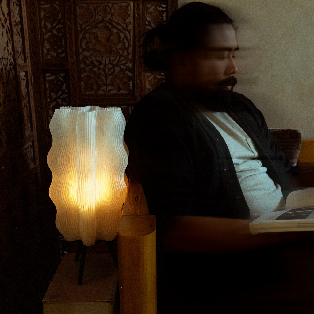 Wavy Table Lamp